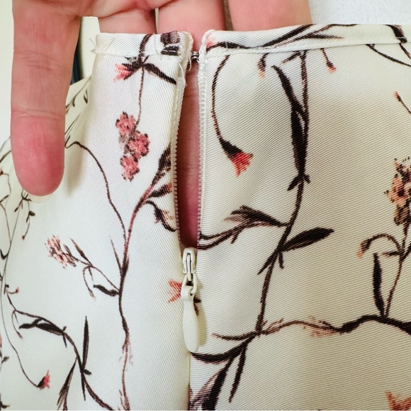 H&M White Floral Print Tapered Waist Dress - Picture 9 of 10